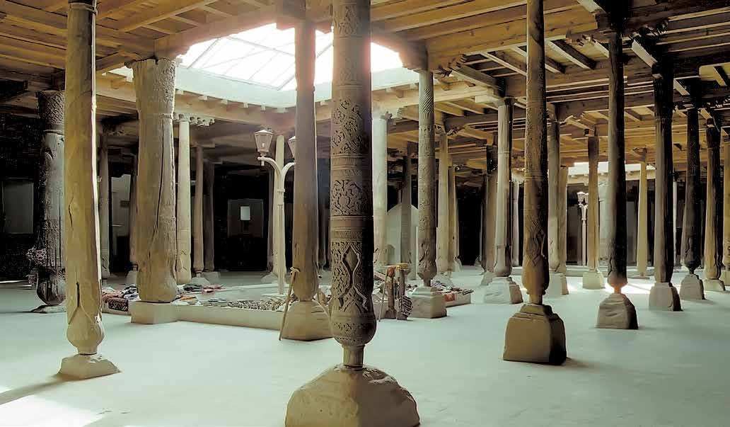 The Juma Mosque: A Mosque With No Dome and No Portal — Only a Forest of Columns